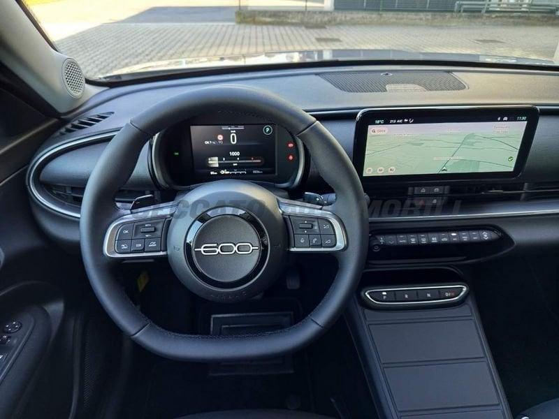 FIAT 600 600 1.2 hybrid 145cv auto