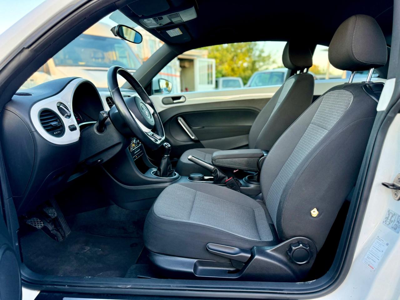 Volkswagen Maggiolino 1.6 TDI Design NEOPATENTATI