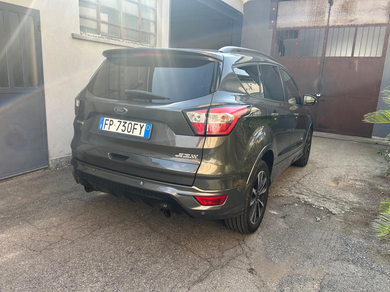 Ford Kuga 2.0 TDCI 180 CV 4WD Powershift ST-Line