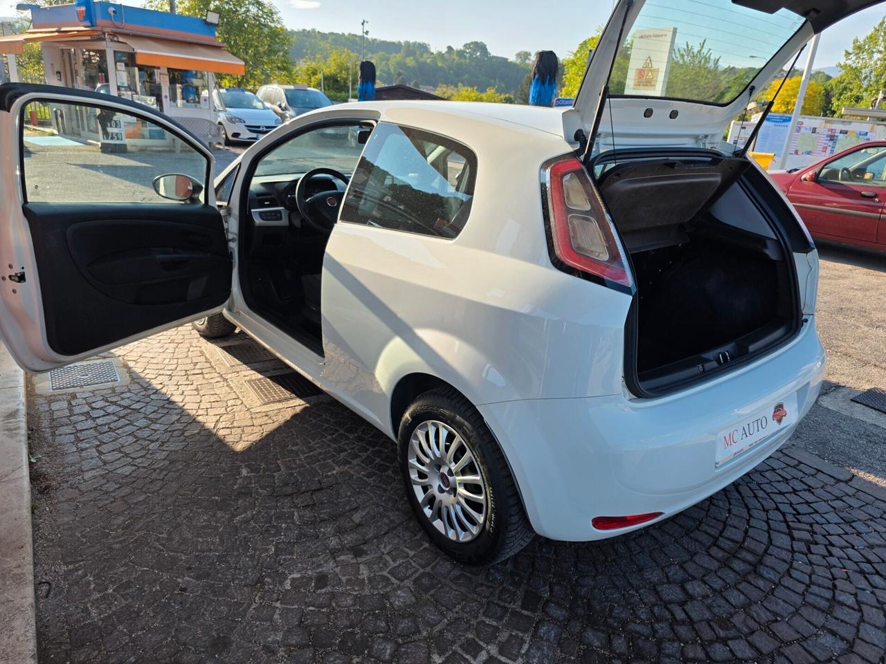 Fiat Qubo 1.3 MJT 75 CV Autocarro Van 4 posti con 287.000km