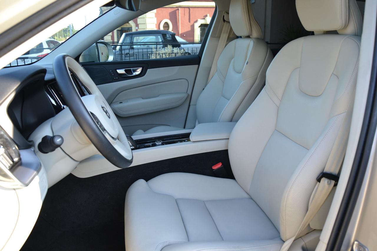 Volvo XC 60 2.0 B4 197CV HYBRID/DIESEL AWD **TETTO PELLE NAV**
