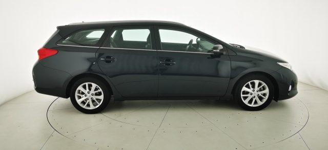 TOYOTA Auris Touring Sports 1.4 D-4D Lounge