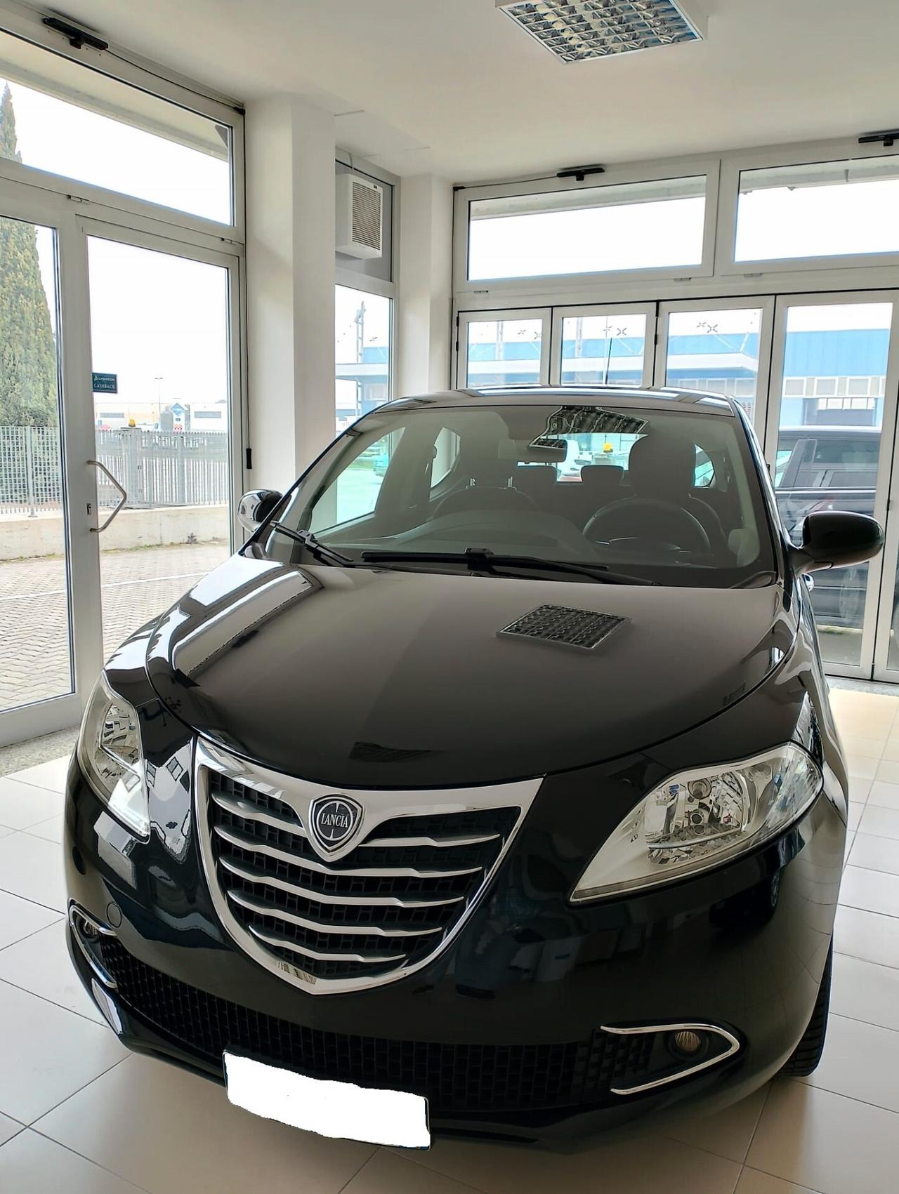 Lancia Ypsilon 1.2 69 CV 5 porte S&S Silver