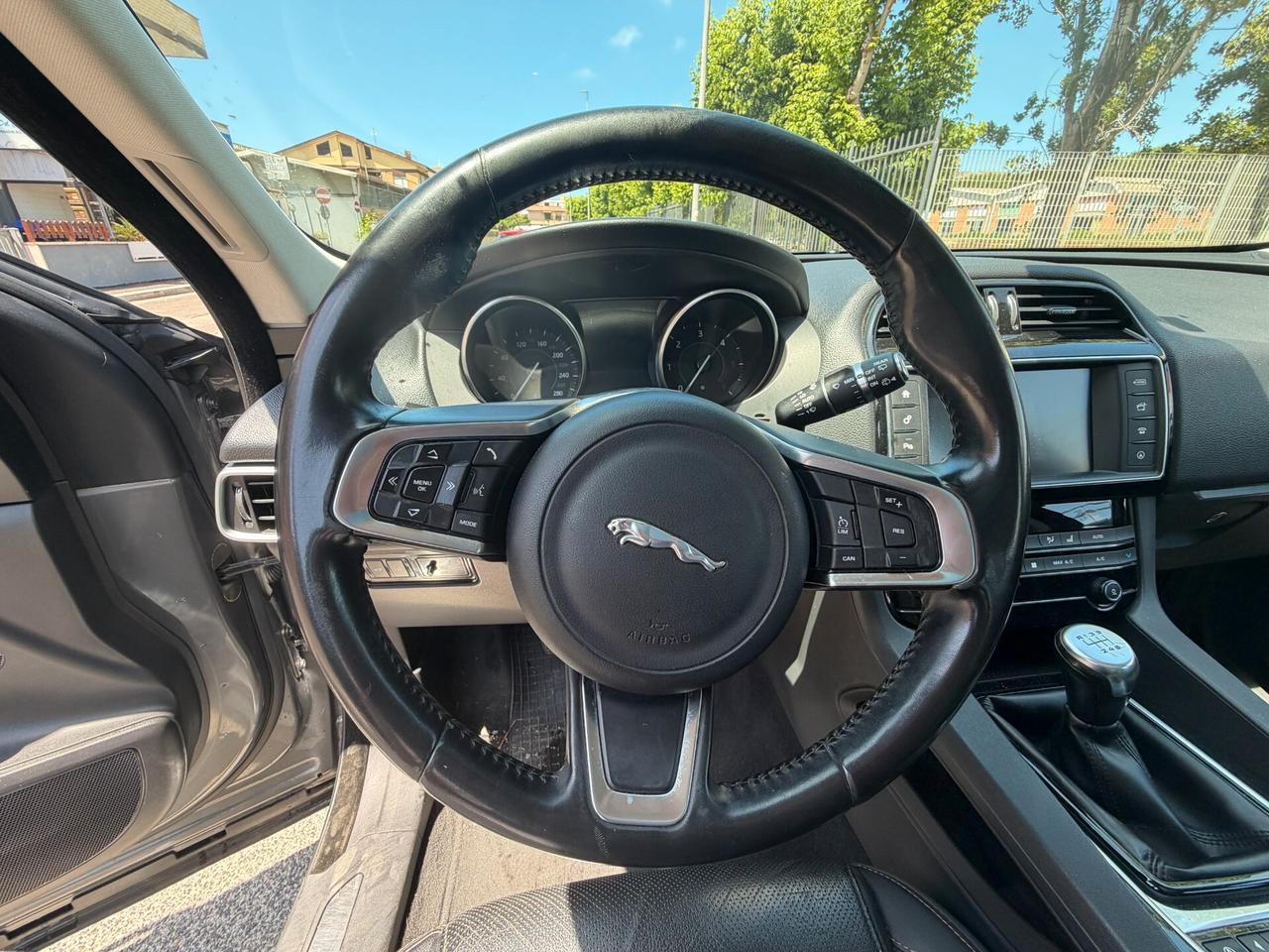 Jaguar F-Pace 2.0 D 180 CV AWD aut. R-Sport