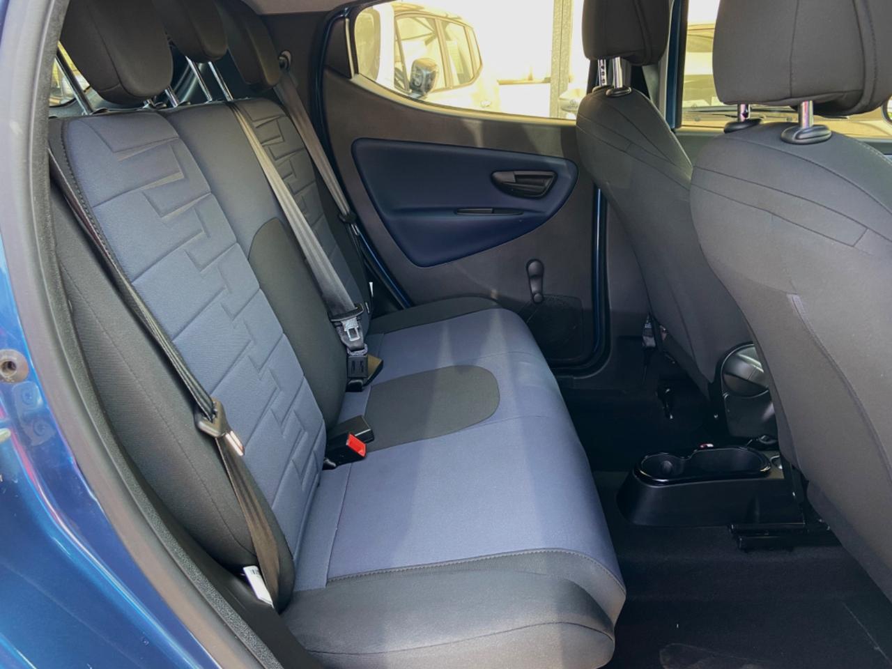 Lancia Ypsilon 1.0 FireFly 70Cv 5 Posti Hybrid Platino