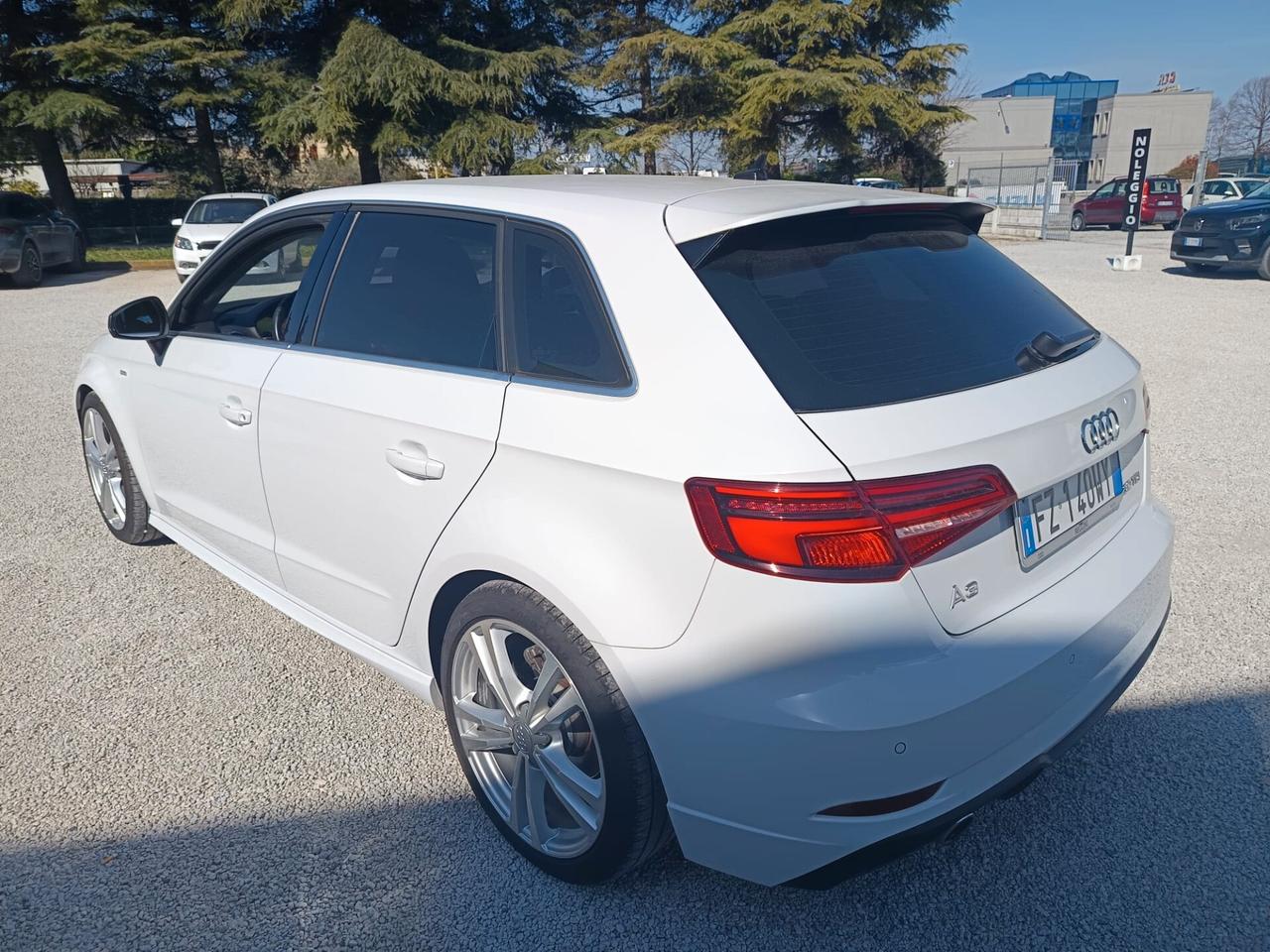 Audi A3 SPB 30 TDI S-LINE Tua a 275€/Mese