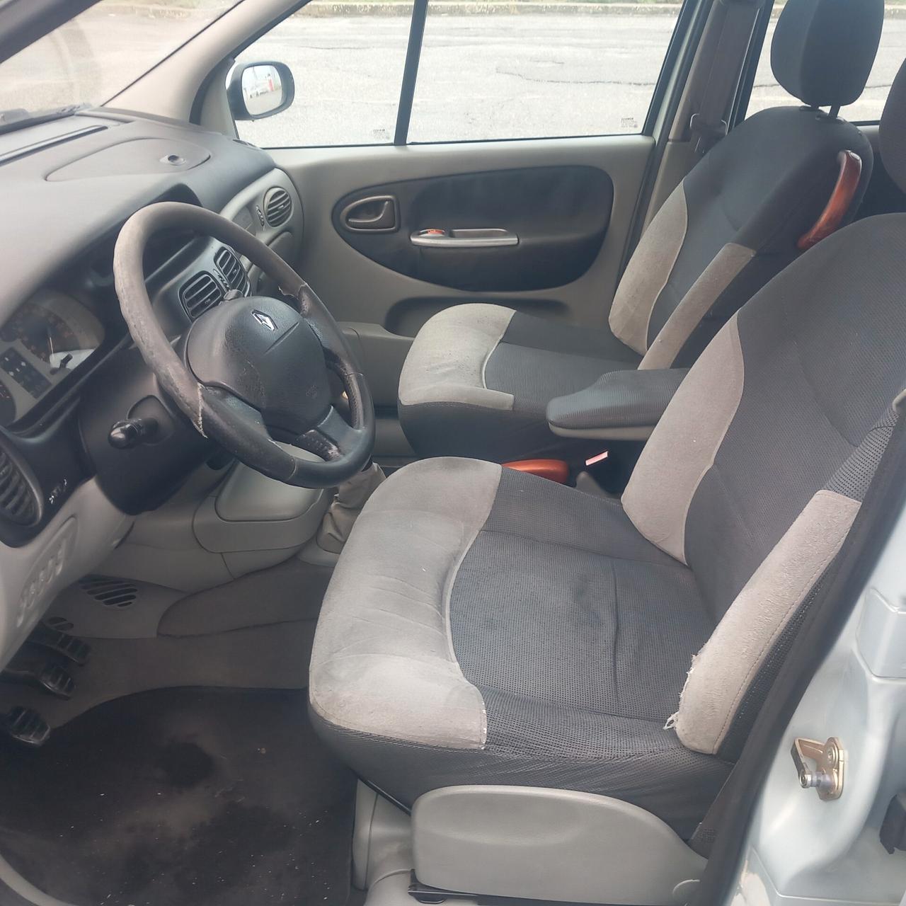 Renault Scenic Grand Scénic 1.9 dCi Luxe Dynamique