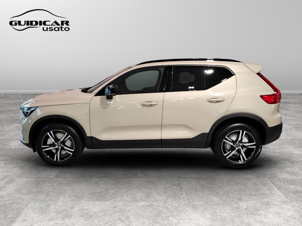 VOLVO XC40 PLUS DARK B3 AUT