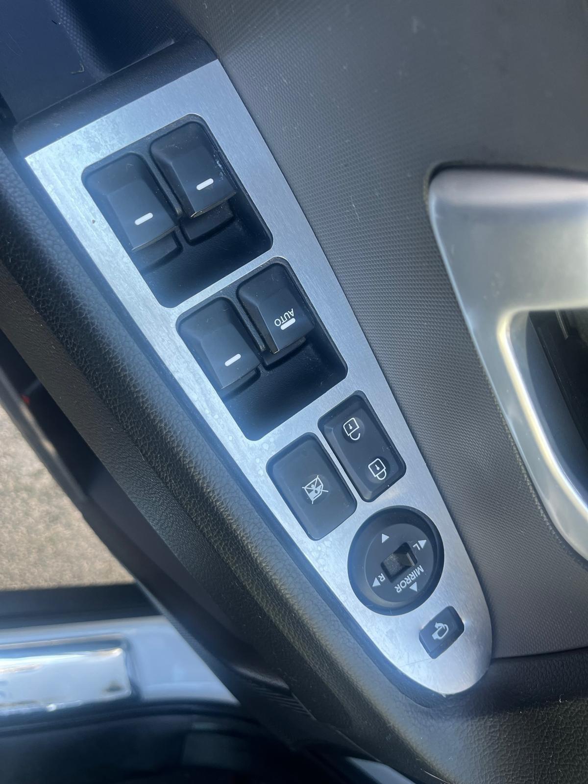 Kia Sportage 1.7 crdi-full-km 100000-2013