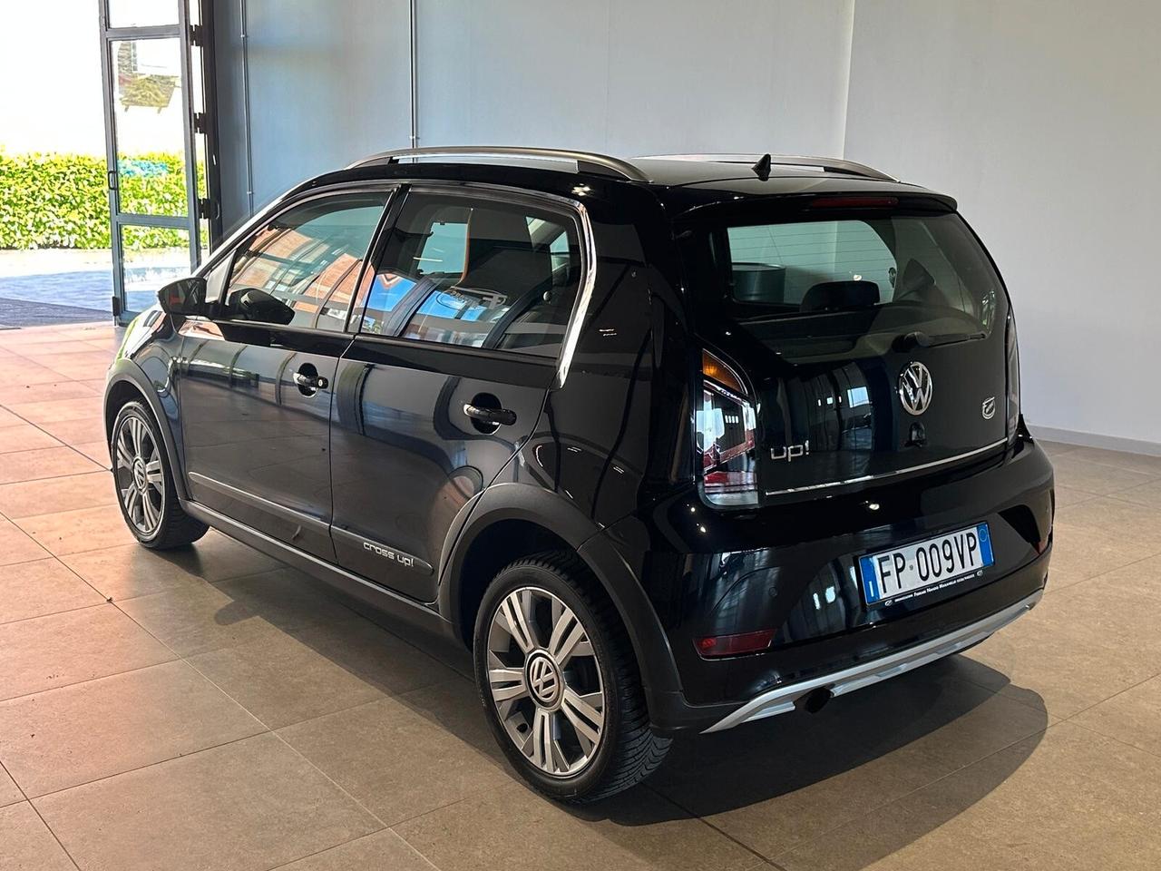 Volkswagen up! 1.0 75 CV 5p. cross BlueMotion Technology ASG