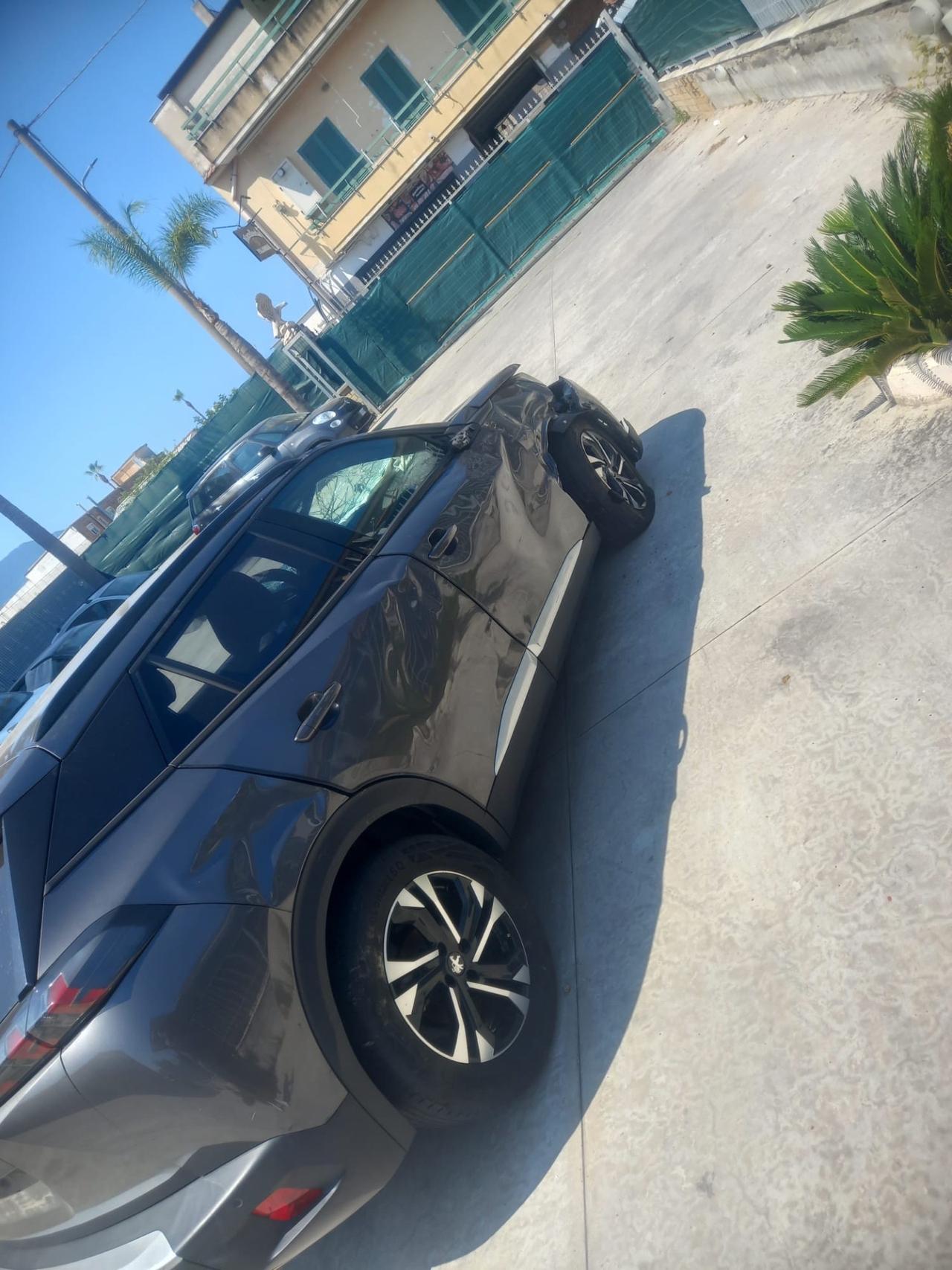 Peugeot 2008 2023 Incidentata sinistrata
