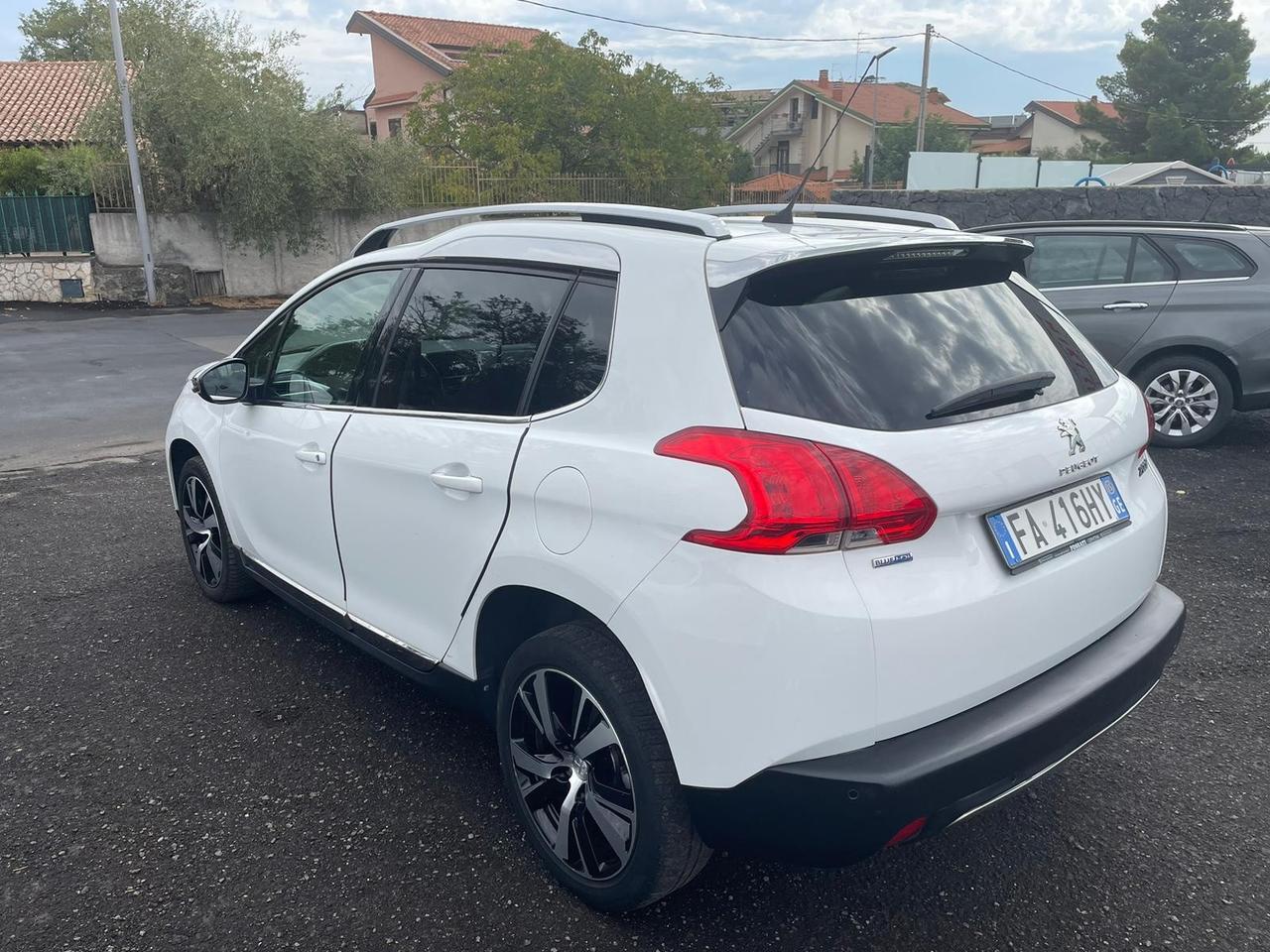 Peugeot 2008 BlueHDi 100 Allure