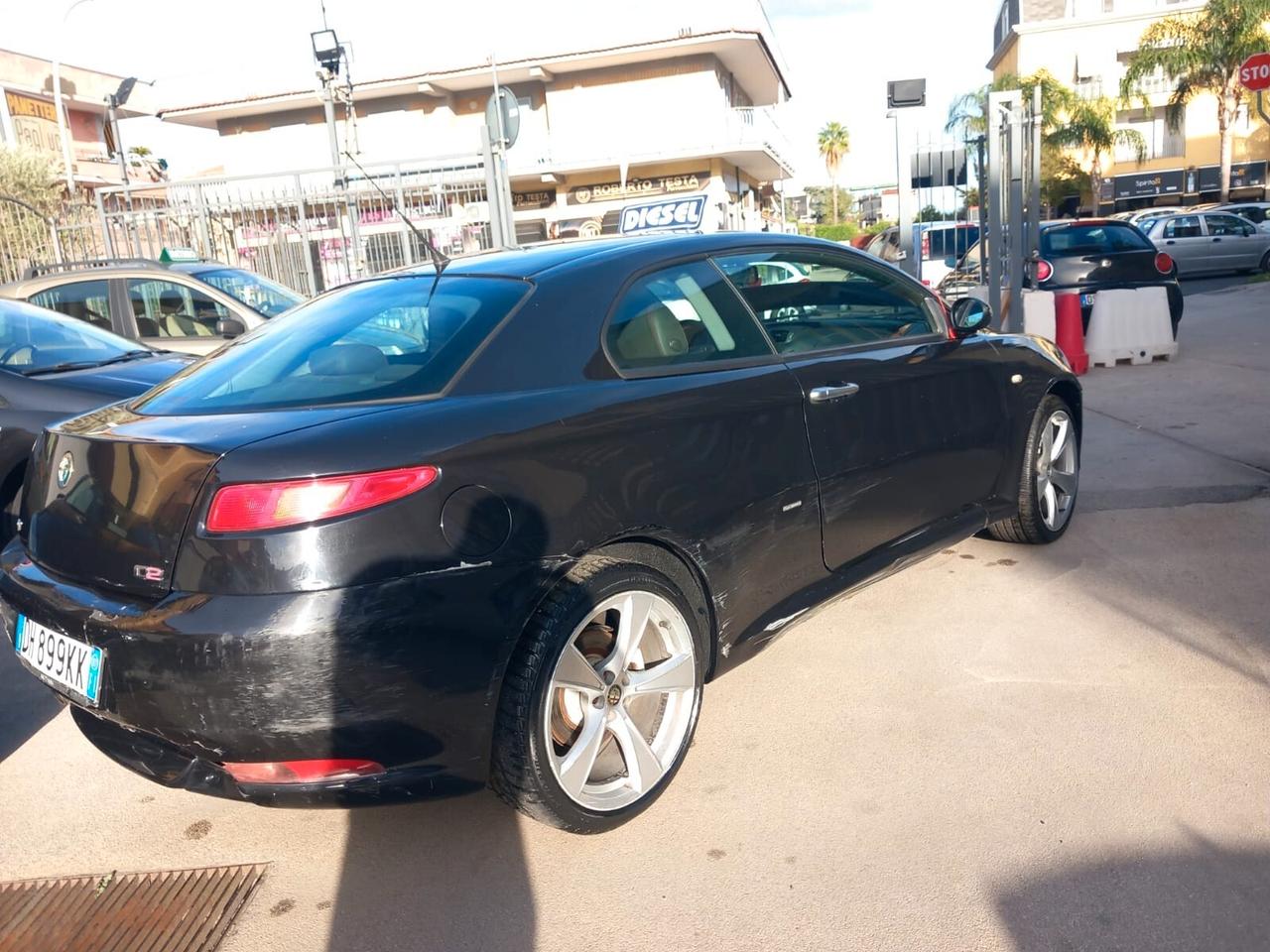 Alfa Romeo GT 1.9 JTDM Distinctive Q2