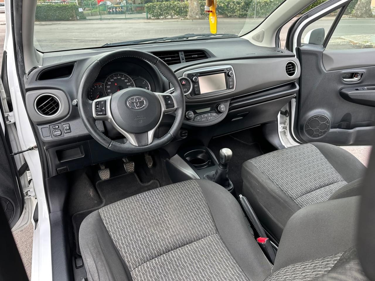 Toyota Yaris 1.0 5 porte Active