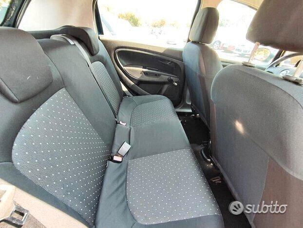 Fiat Grande Punto m-t-j- 5 porte 2011