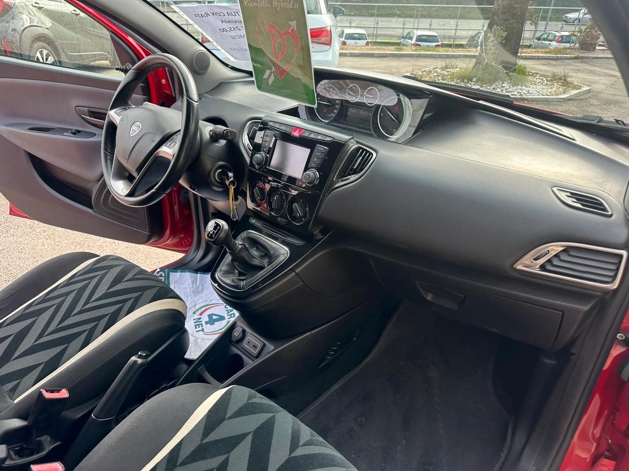 Lancia Ypsilon 1.3 MJT 16V 95 CV 5 porte S&S Gold NEOPATENTATI