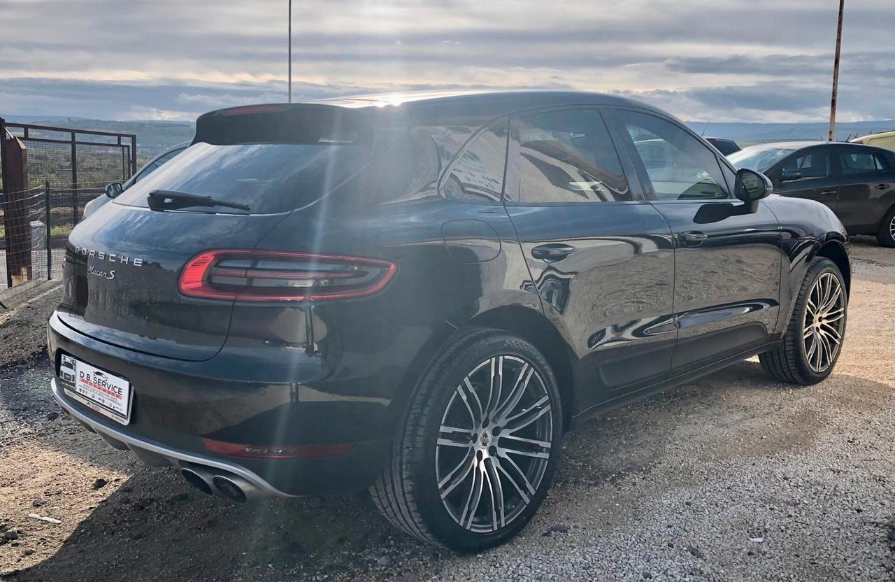 Porsche Macan S