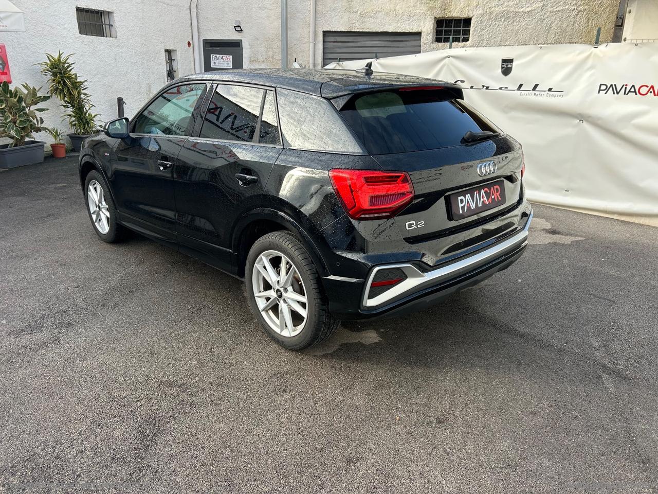 AUDI Q2 35 TFSI S tronic Identity Black
