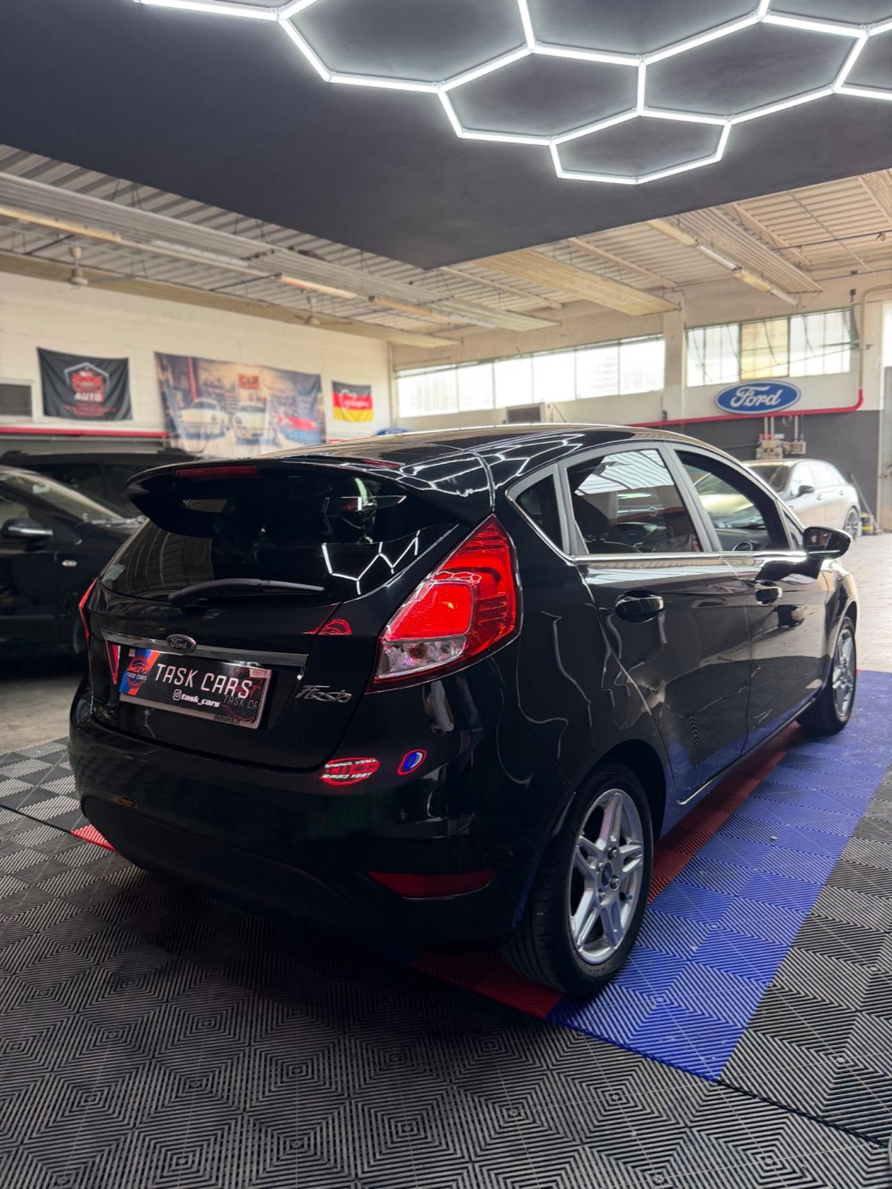 Ford Fiesta 1.5 TDCi 75CV 5 porte Titanium