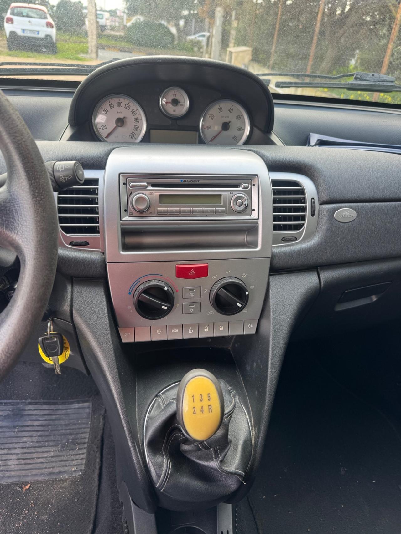 Lancia Ypsilon 1.2 69 CV Diva