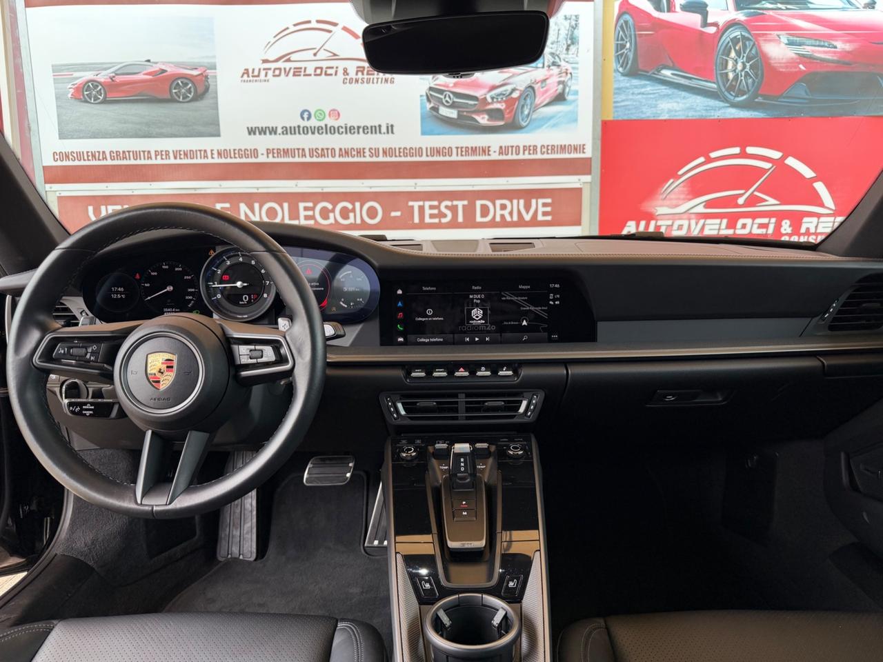 Porsche 992 911 Coupe 3.0 Carrera total black/Porsche Approved