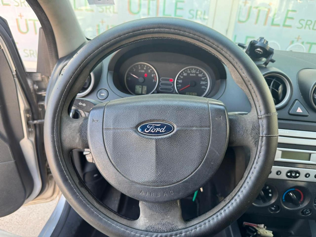 Ford Fiesta 1.4 16V 5p. Ghia