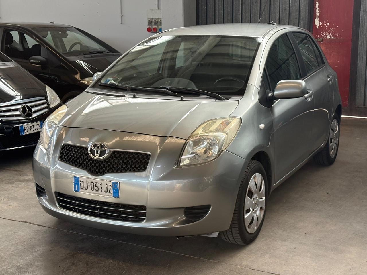 Toyota Yaris 1.0 5 porte Sol