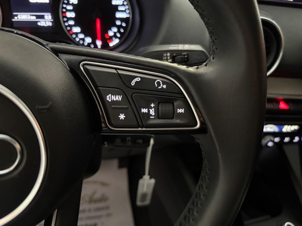 Audi Q2 30 TDI Business Design