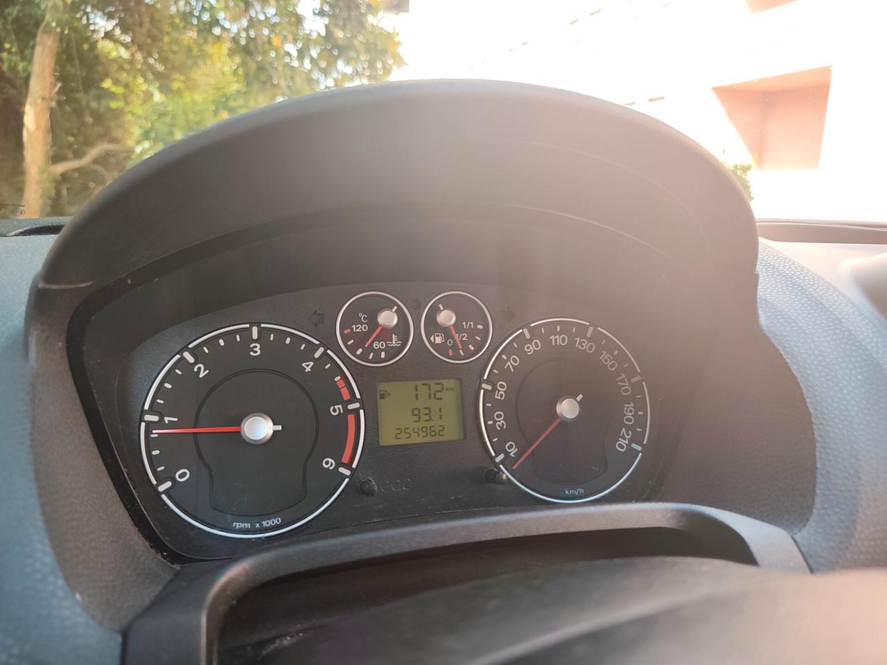 Ford Fiesta 1.4 TDCi 5porte Ghia neopatentati