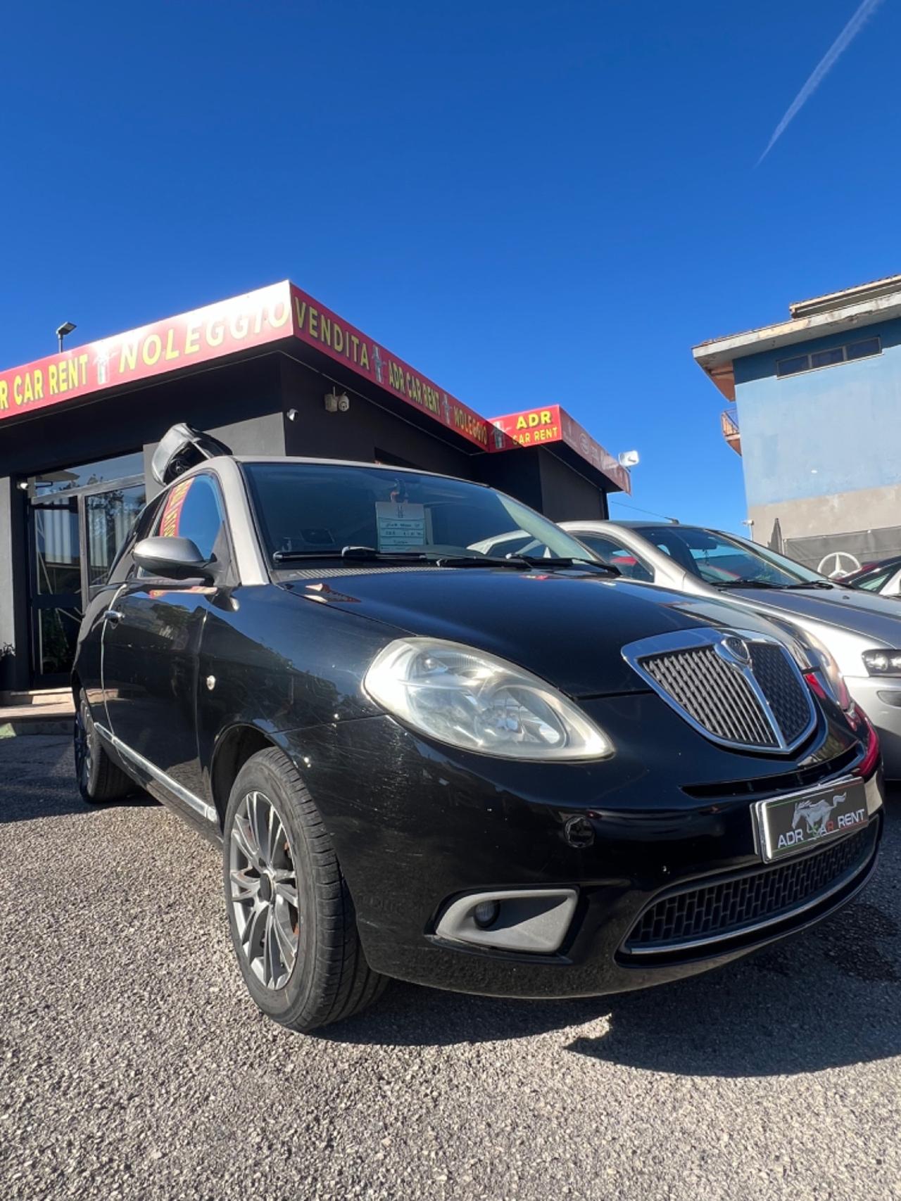 Lancia Ypsilon 1.3 MJT 75 CV Argento