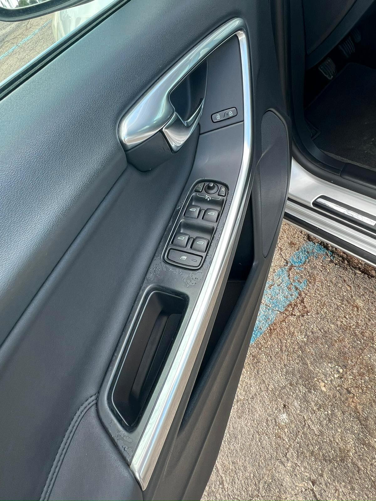 Volvo V60 D3 Momentum - 2011