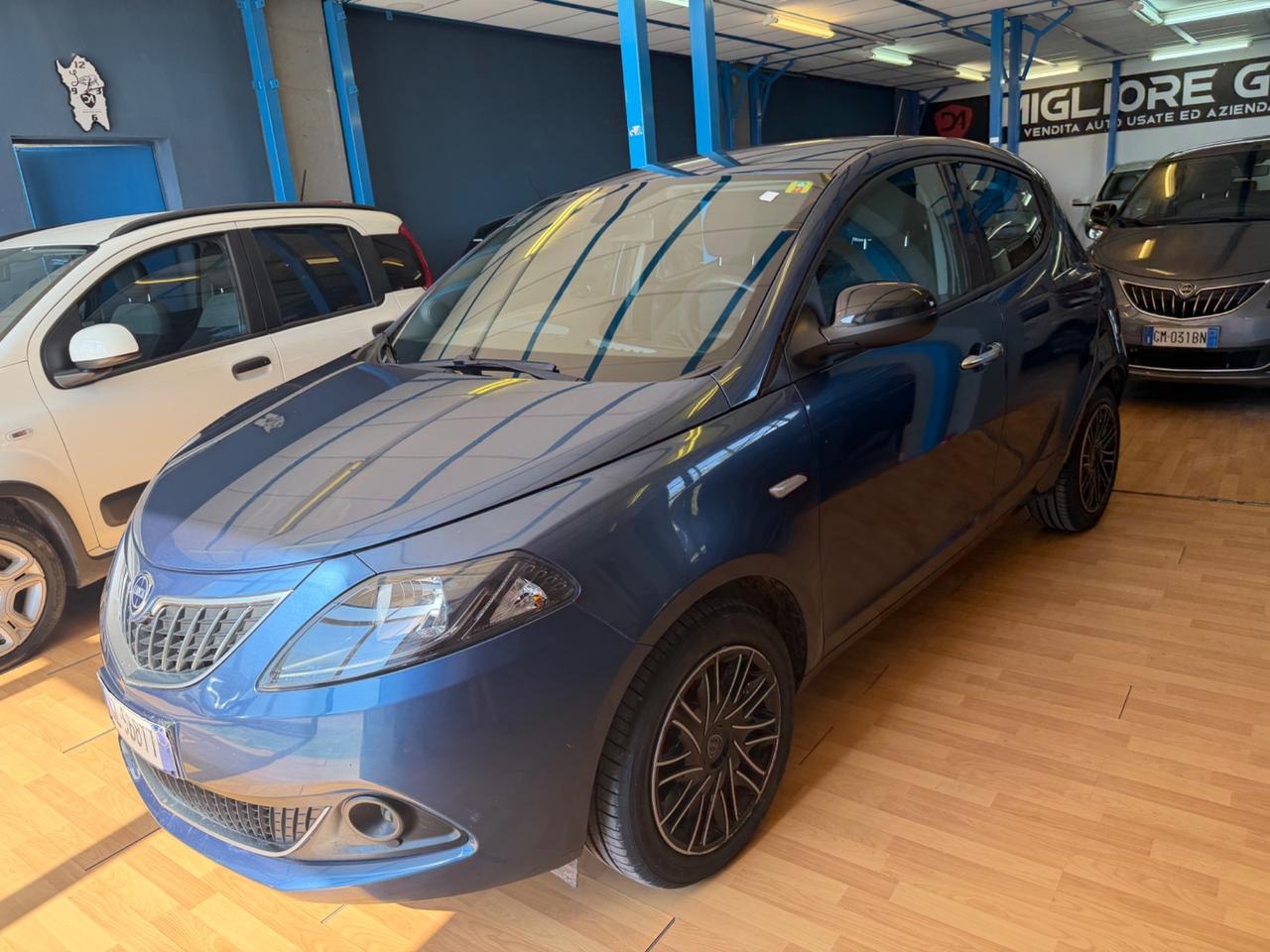 Lancia Ypsilon 1.0BENZ Hybrid 2022 NUOVA
