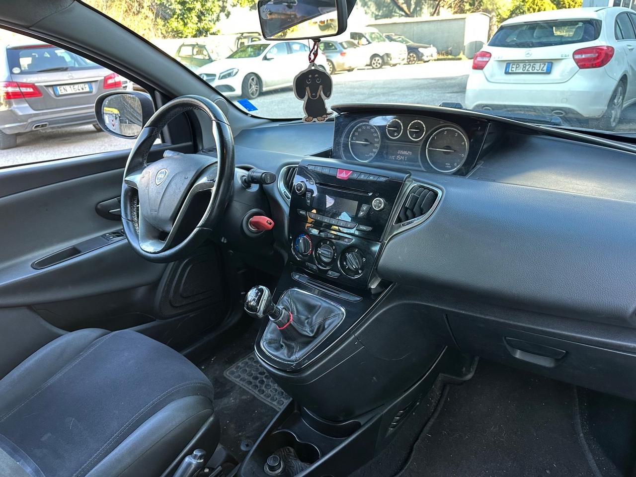 Lancia Ypsilon 1.3 MJT 16V 95 CV 5 porte S&S Silver