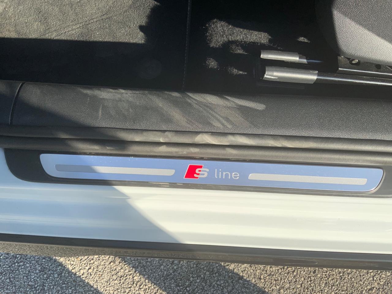 Audi A1 allstreet 30 TFSI S tronic Identity Contrast LINE
