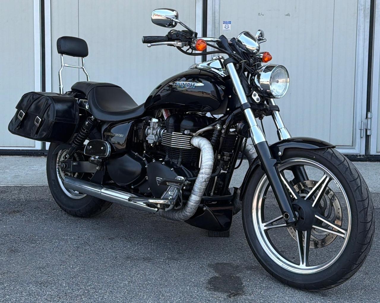 Triumph SpeedMaster 900