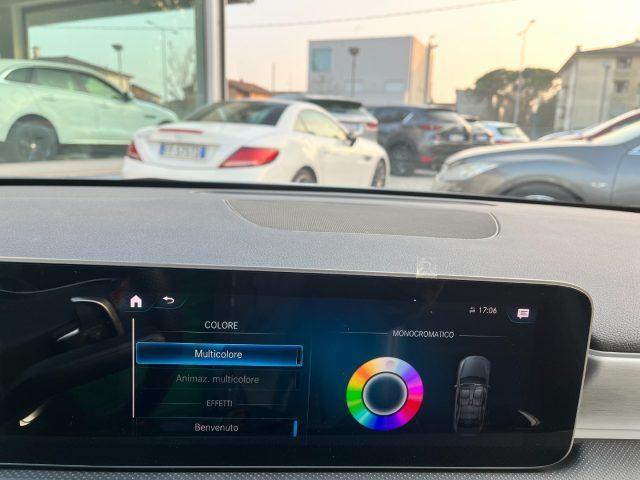 MERCEDES-BENZ A 200 Automatic Premium AMG Sedan