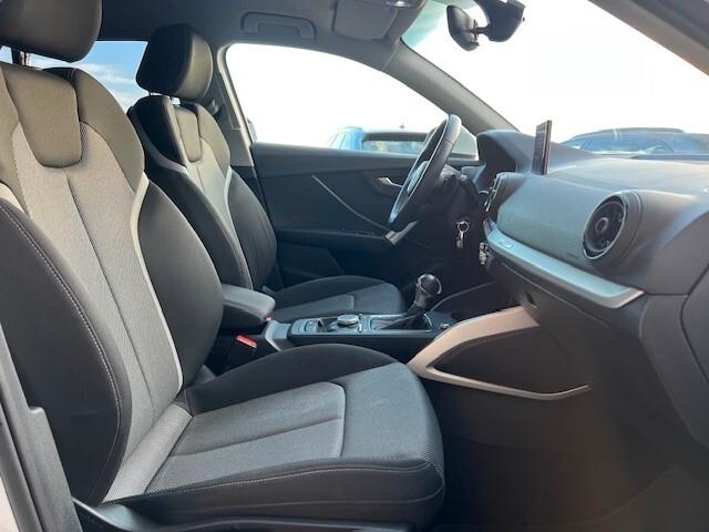 Audi Q2 1.6 tdi Design s-tronic, Led, 18", Carplay,