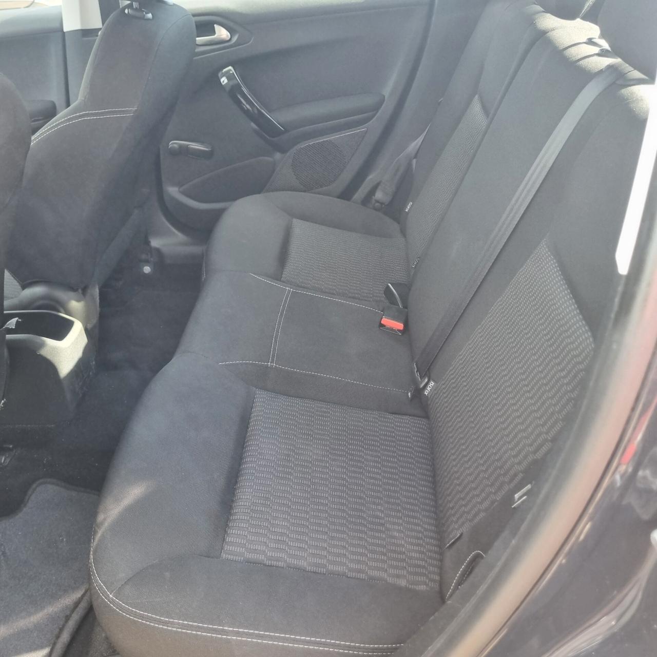 Peugeot 208 PureTech 82 5p. GPL Active