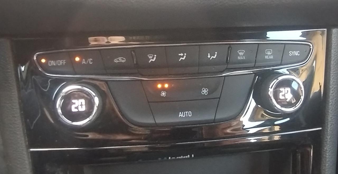 Opel Astra 1.6 CDTi 136CV Start&Stop 5 porte Dynamic NEOPATENTATI