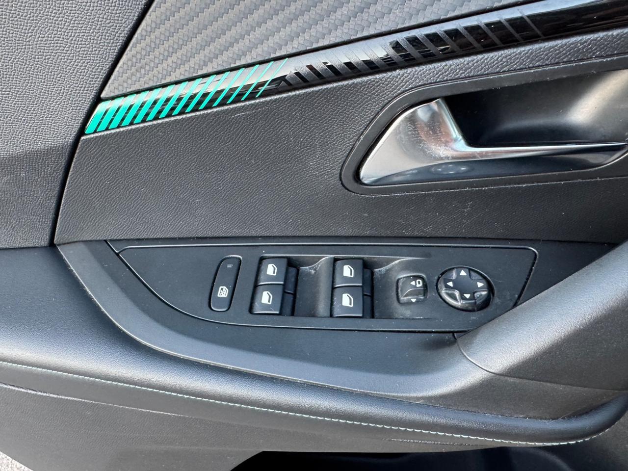 Peugeot 2008 1.5 BlueHDi 110 Allure Pack NAVI