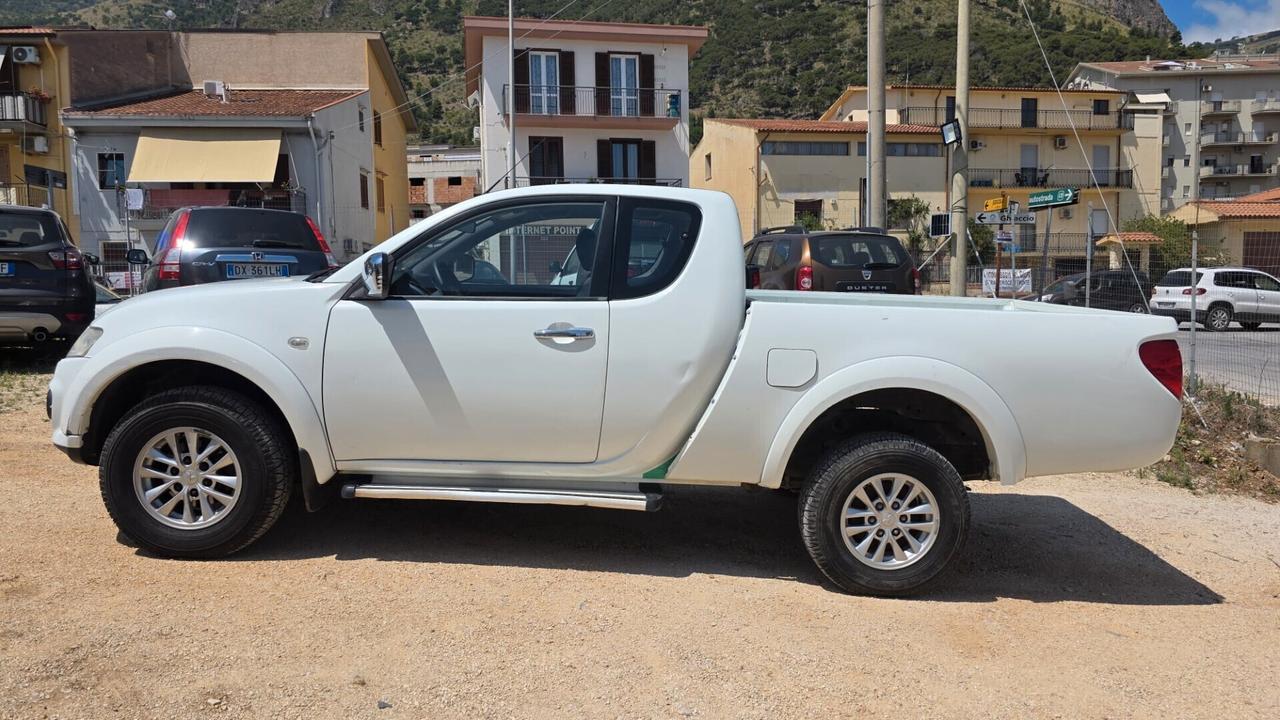 MITSUBISHI L200 2.5 DI-D AUTOCARRO 2014 INTEN TEND CLU € 12.500,00 + IVA