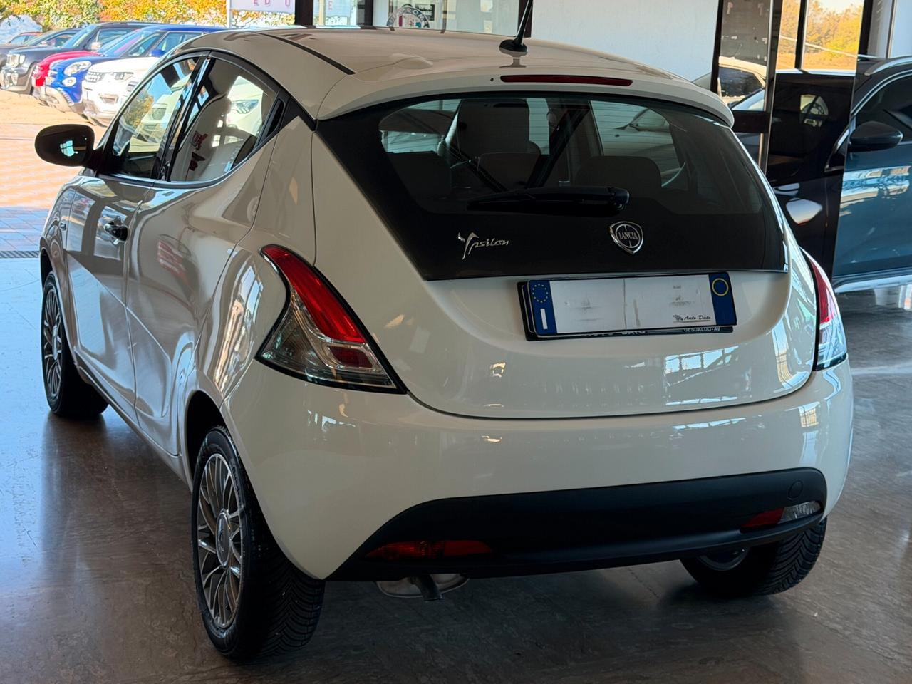 Lancia Ypsilon 1.2 69 cv. ELEFANTINO BLU