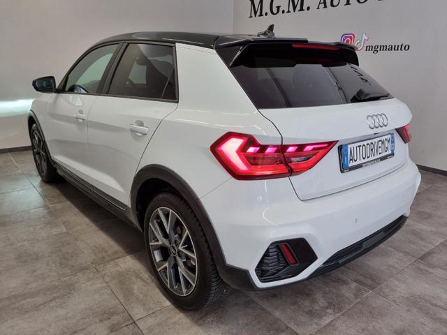 AUDI A1 citycarver 30 TFSI S tronic Identity Contrast