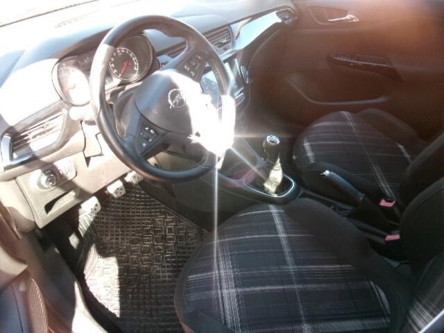 Opel Corsa 1.2 5 porte b-Color