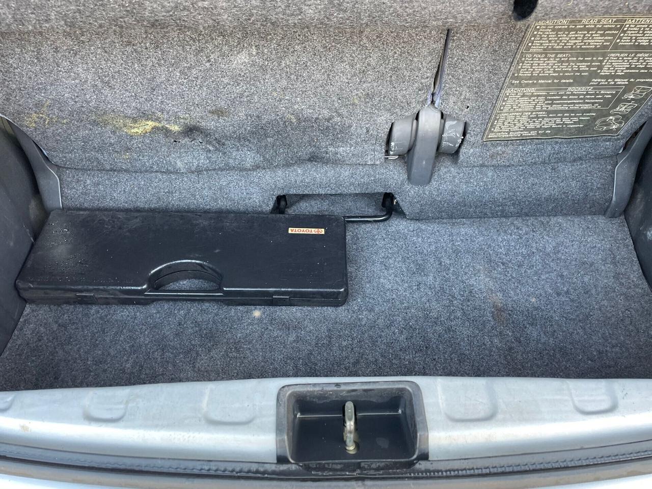 Toyota Yaris 1.0i 16V cat 5 porte Sol