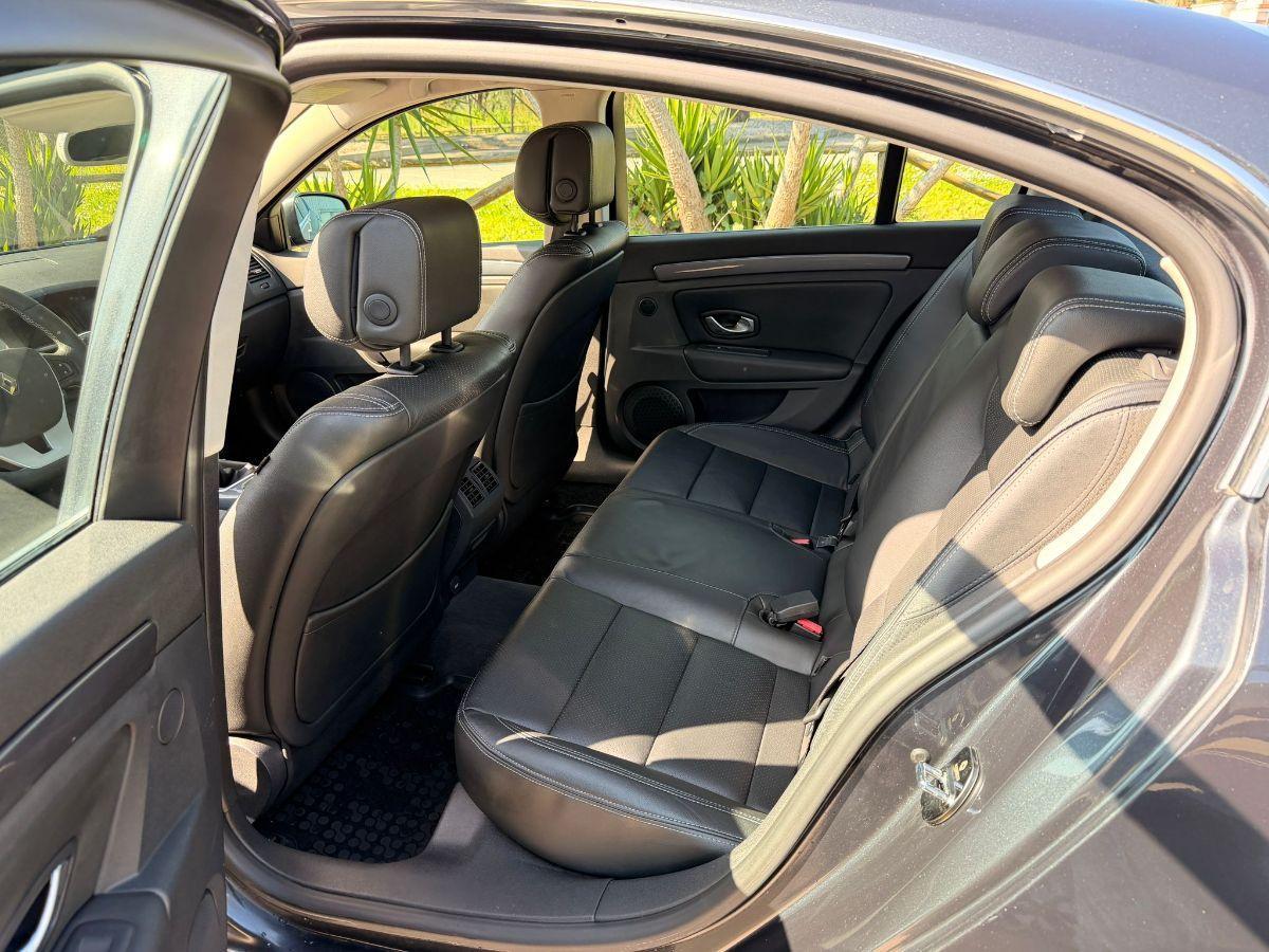 RENAULT - Laguna - 2.0 dCi 150CV 4Control