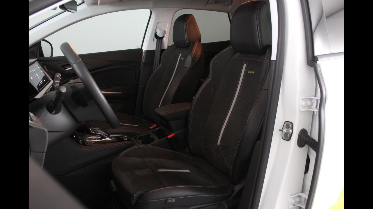 OPEL Grandland GSe 1.6 300cv PHEV AWD