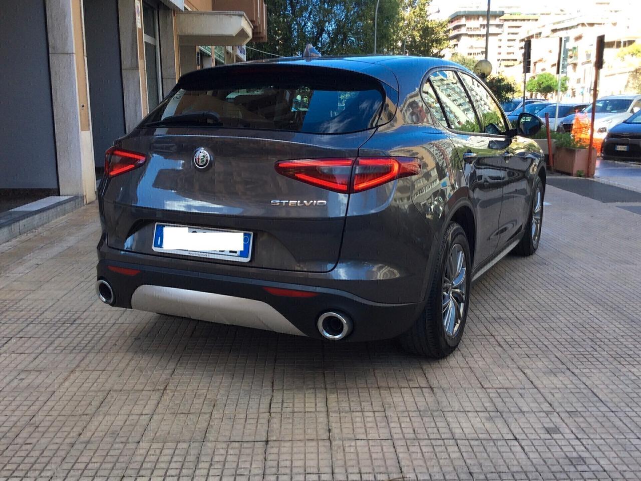 Alfa Romeo Stelvio 2.2 Turbodiesel 160 CV AT8 RWD Business