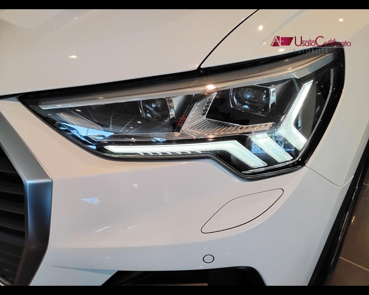 AUDI Q3 35 TDI quattro S tronic Business
