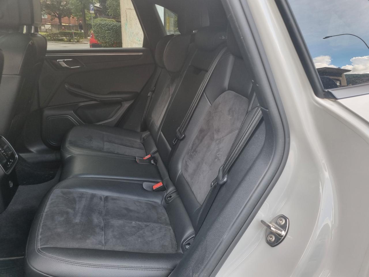 Porsche Macan 2.0 245CV TETTUCCIO APRIBILE